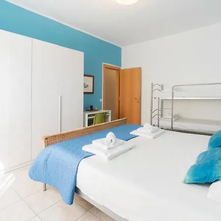 Apartment Viale Della Repubblica Free Parking E Wifi 1 Minute To Garda *