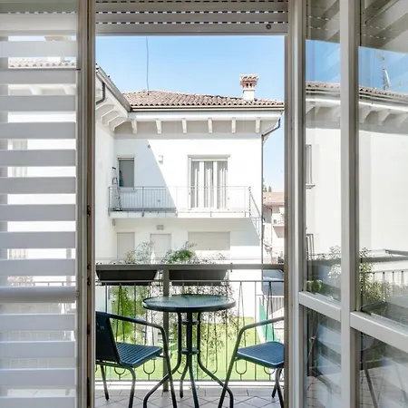 Viale Della Repubblica Free Parking E Wifi 1 Minute To Garda Apartamento *