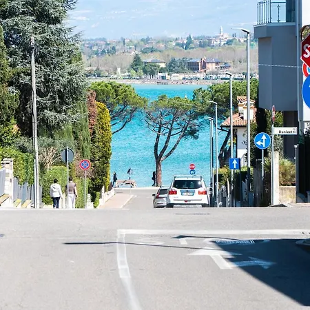 Viale Della Repubblica Free Parking E Wifi 1 Minute To Garda Apartment Peschiera del Garda