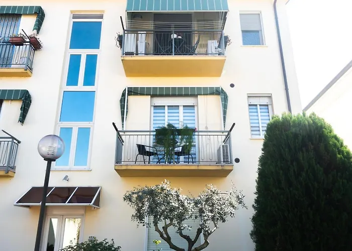 Viale Della Repubblica Free Parking E Wifi 1 Minute To Garda