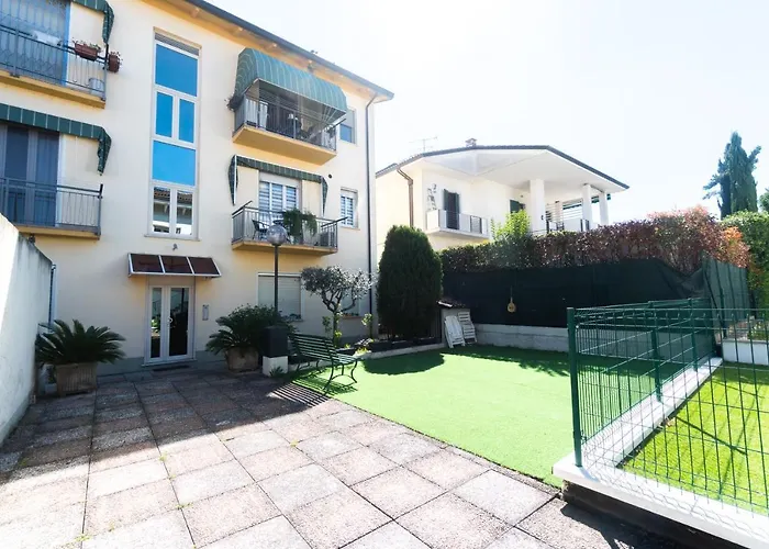 Viale Della Repubblica Free Parking E Wifi 1 Minute To Garda Peschiera del Garda